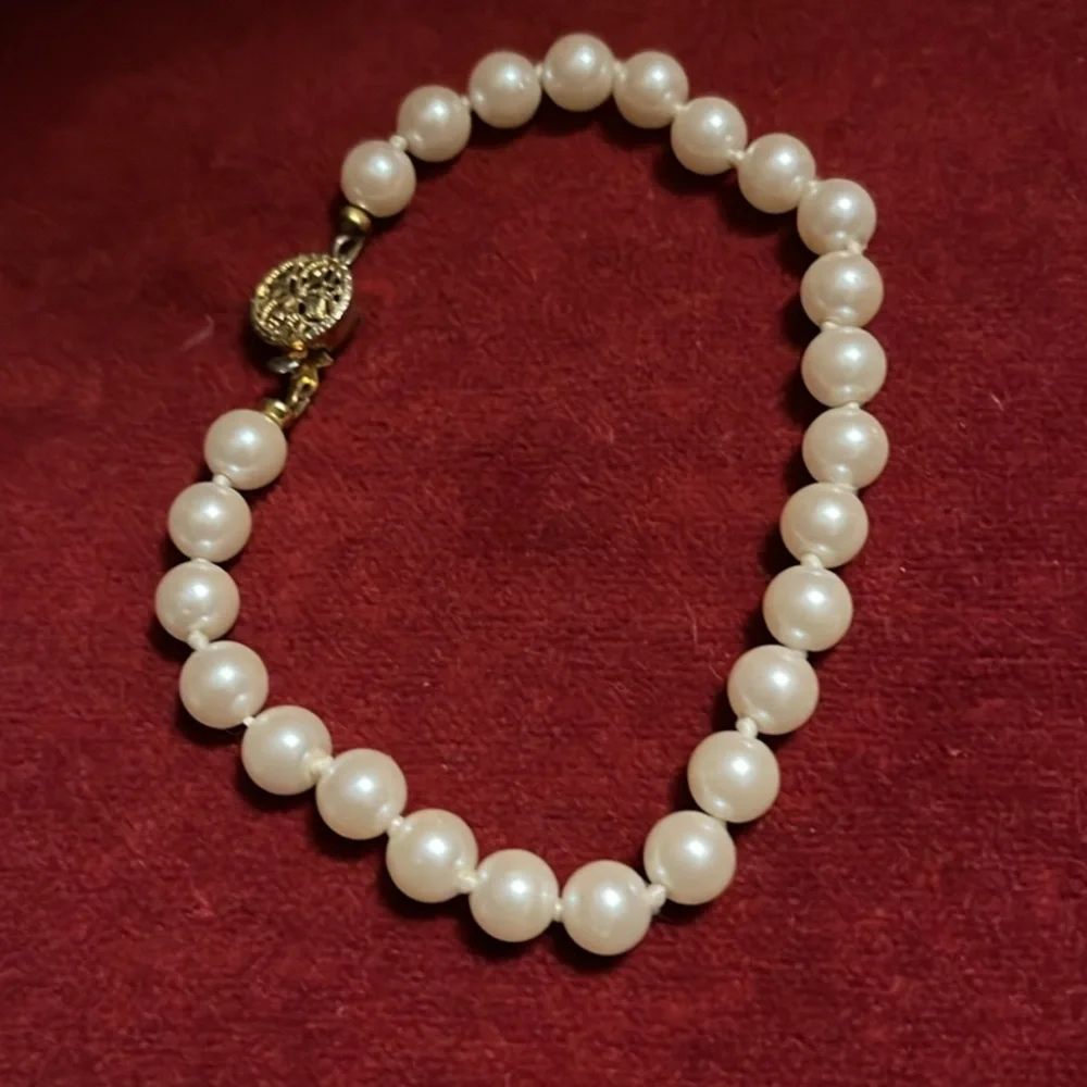 Faux Pearls Bracelet